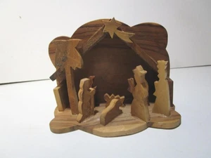 Vintage Holz kleine Krippe geschnitzt 5" mal 3" mal 2,5" - Bild 1 von 1
