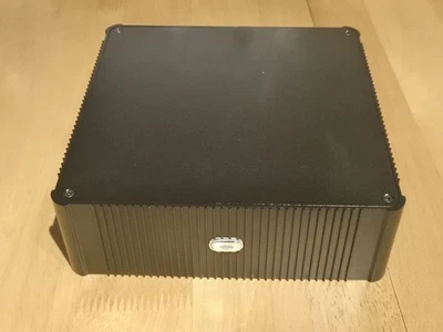  Realan E-N3 MINI-ITX Case Black 3.5mm PC Chassis D200 X W200 X H65mm-See Photos - Image 1 of 4