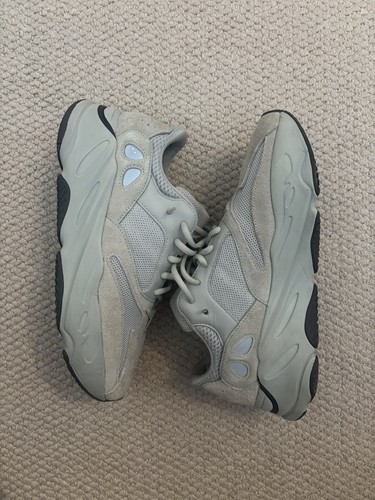 Taglia 10 Adidas Yeezy Boost 700 Salt