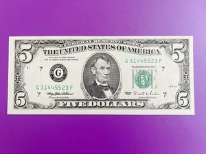 $5 1995 ((CHICAGO)) FEDERAL RESERVE NOTE CHOICE UNC GEM BU NOTE - Picture 1 of 2