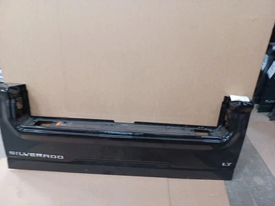 雪佛兰索罗德 2500 2023 尾门 2925365 — 第 1/4 张图片