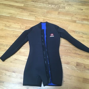 Actionplus Shorts w/ Long Sleeves 90% Neoprene Wet Suit Men’s M/L NEW - Picture 1 of 8