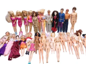 Lot 30 Mattel Barbie, Disney & andere Puppen 2015 1993 1966 einige Vintage Vintage  - Bild 1 von 24