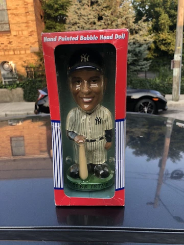 MLB Genuine Merchandise Hand Painted Bobble Head Doll Derek Jeter NY Yankees Cover
