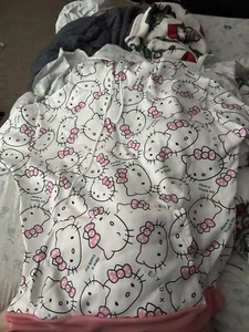 Never worn, brand new kawaii hello kitty XL hoodie - Picture 1 of 3