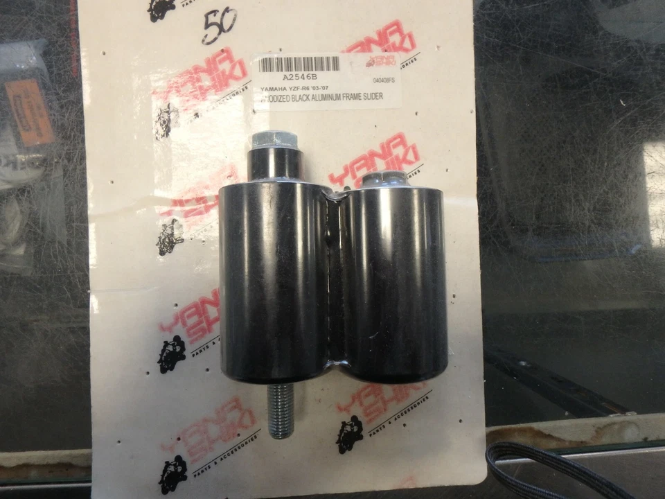 DESLIZADORES DE CUADRO YANA SHIKI PARA YAMAHA R6 EN ALUMINIO ANODIZADO NEGRO Foto 1 de 1