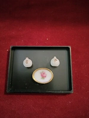 New Reutter Salt Pepper Tray Roses - Image 1 of 3