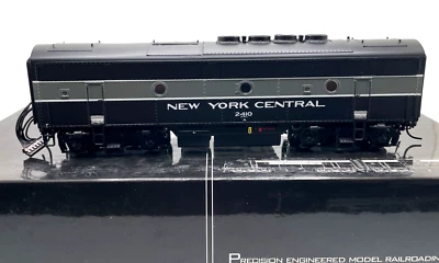 HO PRECISION CRAFT MODELS 305B EMD F3B NEW YORK CENTRAL NYC # 2410 DC DCC SOUND - Image 1 of 2