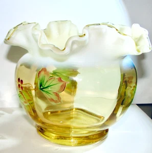 FENTON VINTAGE RUFFLE YELLOW HAND PAINTED LEAVES VASE SIGNED K. RILEY OPALESCENT - Picture 1 of 6