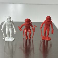 1960's MARX MPC Plastic Space Men Astronaut Toy Figures 2 Red & 1 White