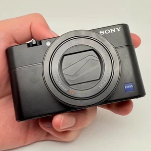 Sony Cyber-Shot DSC-RX100V RX100M5 Flip Screen Digital Camera w/Battery charger - Picture 1 of 8