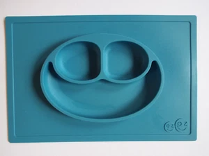 Plato de comedor ezpz Happy Mat - azul - Imagen 1 de 2