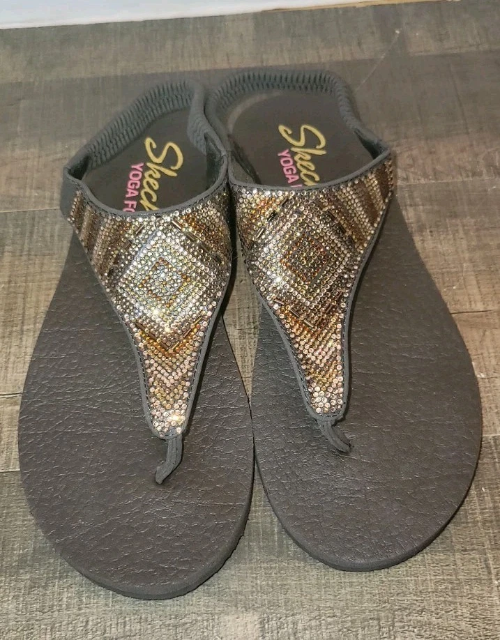 Sandalias de Tanga Skechers Meditación Yoga Espuma Bling Adornadas con Cordones Talla 8 Foto 1 de 4