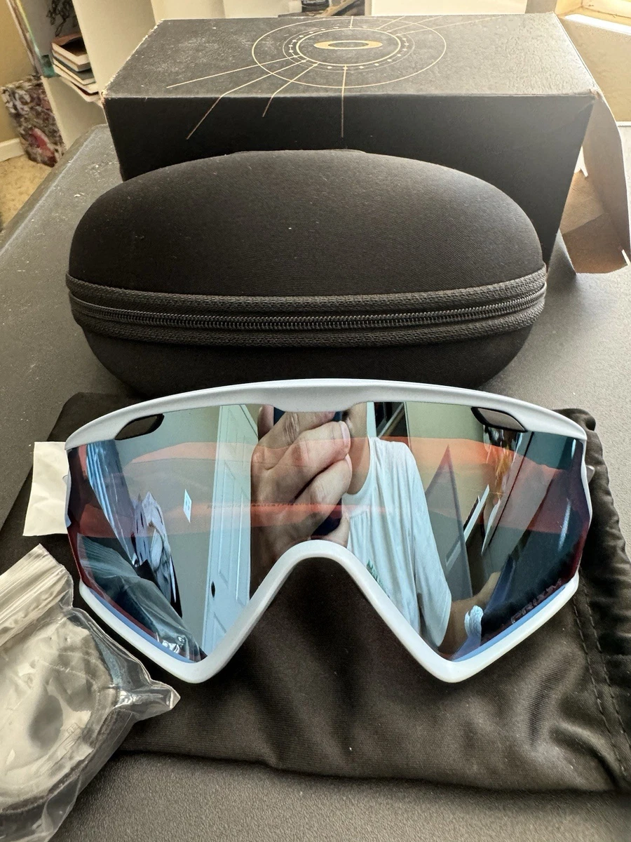 新品未使用品　オークリー　OAKLEY WIND JACKET 2.0 白 新品未使用品 オークリー OAKLEY WIND JACKET 2.0 白 新品未使用品
