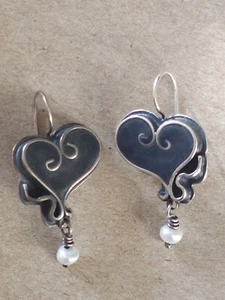 Hearth Shape Earrings Rare Black With A Hanging Faux Pearl Vintage Valentine - Picture 1 of 16