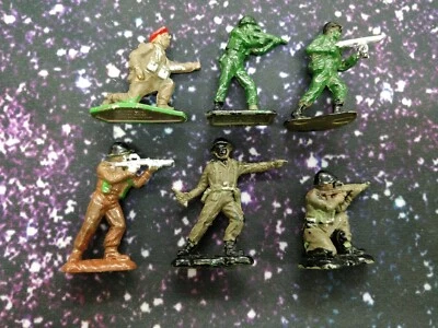 6 Vintage CRESCENT & LONE STAR Harvey 1970 Soldier figures 1:32  - Image 1 of 4