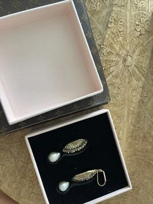 AGOTADO Pendientes Labios Giambattista Valli X H&M con Perla DIAMANTES DE IMITACIÓN Vendedor de EE. UU.  Foto 1 de 4