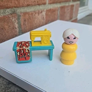 Vintage Fisher-Price Little People Dollhouse Sewing Machine Woman Figure Chair - Picture 1 of 7
