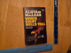 When Eight Bells Toll by Alistair MacLean - 1966 Fawcett Crest Paperback - Bild 1 von 9