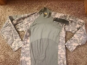 Massif Men's Shirt Green M US Army Pullover Advance Combat Flame Resistance NWT - Picture 1 of 4