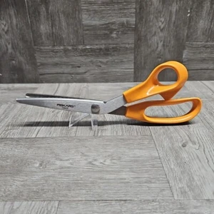 Fiskars 10" Heavy-Duty Cutting Pinking Shears Scissors Zig Zag Orange handle - Picture 1 of 6