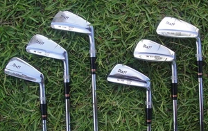 WILSON STAFF RG 200 IRONS - 3-6, 8, & 9 IRONS (MISSING 7 IRON) - S400 STIFF FLEX - Picture 1 of 9