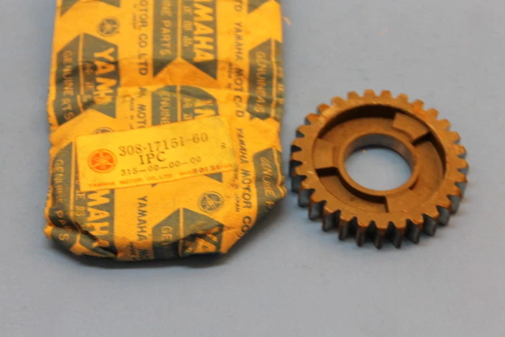 NOS Yamaha DT2 MX250 MX360 RT1 5th Gear Pinion PART# 308-17151-60-00 - Image 1 of 1