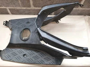 Peugeot Speedfight 4 2018 125cc LC 7731 Miles Floor board foot plate - Picture 1 of 15