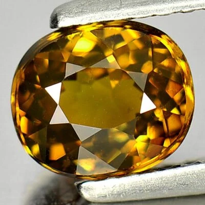 Granate Demantoide Amarillo 1,47 Ct. Forma ovalada 6,9 x 6 mm. Gema natural Madagascar Foto 1 de 4