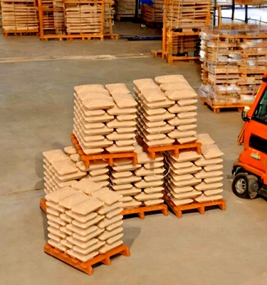 Pallets of Beige Sacks Brown pallet Z Gauge 1:220 Scale Models Railway (6 Pack) - Image 1 of 4