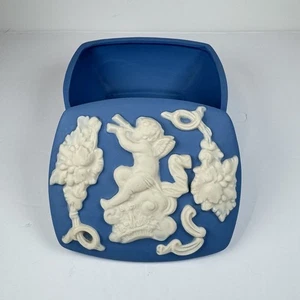 measure Jasperware Style Cherub Lidded Trinket Box Studio Mark “Hewell” Vintage - Picture 1 of 13