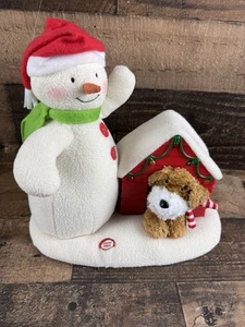 Hallmark Deck The Halls Duo Jingle Pals singender Schneemann Hund/Hundehütte Plüsch - Bild 1 von 8