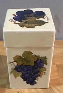Crown Devon Squared Lidded Trinket Pot Grape Design - Picture 1 of 4