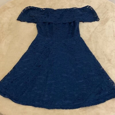 Vestido Charlotte Russe para mujer azul marino de encaje fuera del hombro línea A talla pequeña Foto 1 de 4