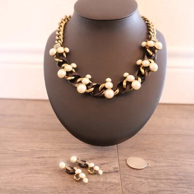 Juego de collar y pendientes ANN TAYLOR grueso tono dorado negro y perlas de imitación Foto 1 de 4