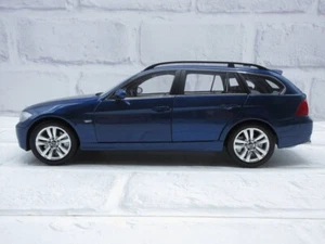 1:18 BMW 330i 3 Series Touring Blue Diecast Model Car - Picture 1 of 14