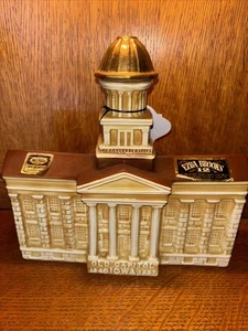 Vintage Ezra Brooks Old Capitol IOWA oro 24k, decorato a mano 1971 eredità Cina - Foto 1 di 11