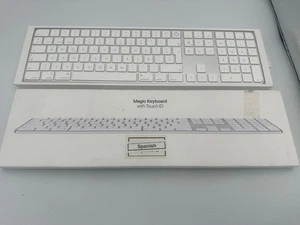 Apple Magic Keyboard with Touch ID and Numeric Keypad Spanish - Picture 1 of 4