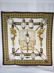 Excelente Bufanda de Seda Hermès Carre 90 Usada Marrón Sin Caja - Imagen 1 de 7