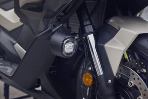 Genuine Honda NSS750 FORZA  MY25 Front Fog Light Kit With Attachment 08ESYMKVFLS - Picture 1 of 1