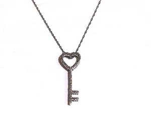 10k white gold .21ct SI3 I1 H diamond key pendant necklace 1.5g 20" - Imagen 1 de 15