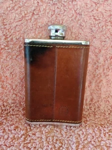 Frasco de cadera Marlborough Cheval de acero inoxidable y cuero de 6 oz - Imagen 1 de 5