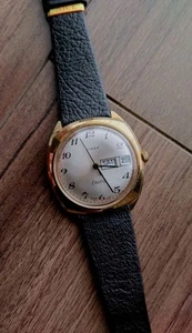 Timex 1979 eléctrico-día/fecha-banda nueva-batería nueva-funciona muy bien-usado en excelente estado - Imagen 1 de 13