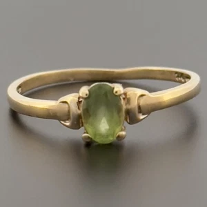 9ct Yellow Gold Peridot Solitaire Ring Size P - Picture 1 of 10
