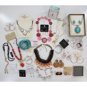 Lote de 24 piezas de joyería #2 muchas grandes marcas de más de $860 de valor minorista - Imagen 1 de 11