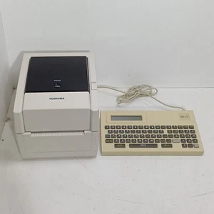 Toshiba B-EV4T-GS14-QM-R Barcode Printer + Keyboard TESTED(*) + SAMPLE VIDEO - Afbeelding 1 van 17