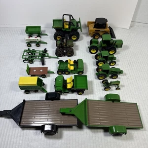 John Deere Ertl Metall und Kunststoff Traktoren AnbaugerÀte Ackerwagen AnhÀnger MIX - Bild 1 von 18