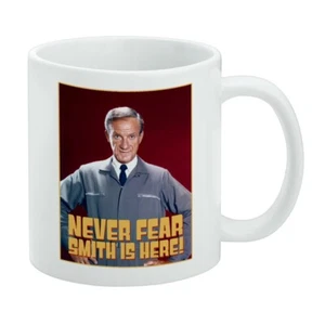 Never Fear, Smith está aquí! Taza blanca Lost in Space Doctor - Imagen 1 de 5