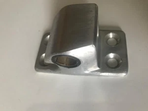 Trampa de cerradura de puerta delantera derecha ojal de cierre OEM 1167200204 para Mercedes W116 NUEVO - Imagen 1 de 6