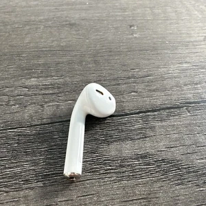 Genuine Apple Airpod 2nd Gen Left Ear Only A2031 OEM Replacement Wireless AirPod - Picture 1 of 5